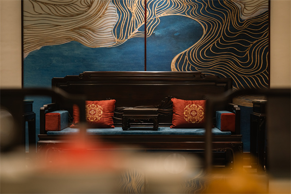 凹凸傳奇紅木：用長期主義照亮品牌發展之路